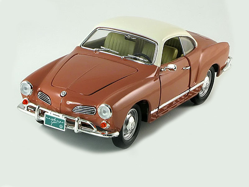 Автомобиль 1966 года - Фольксваген Karmann-Ghia, масштаб 1/18  